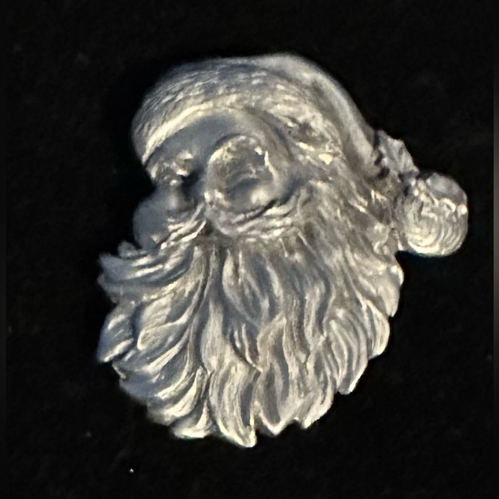 Vintage Pewter Santa brooch - Picture 1 of 3